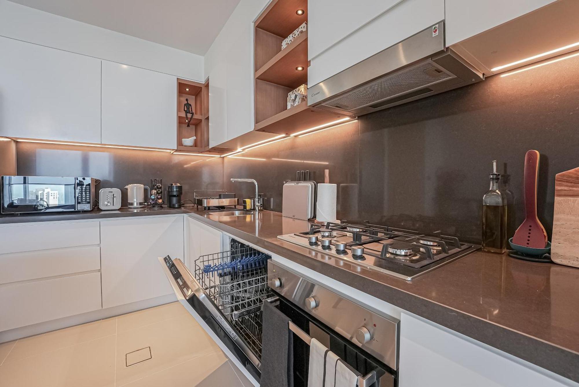 Modern 2Br High Floor Haven In Vida Dubai Marina Apartment Luaran gambar